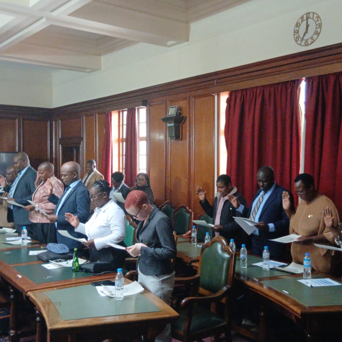 Byo councillors sign anti-corruption pledge after earlier resistance